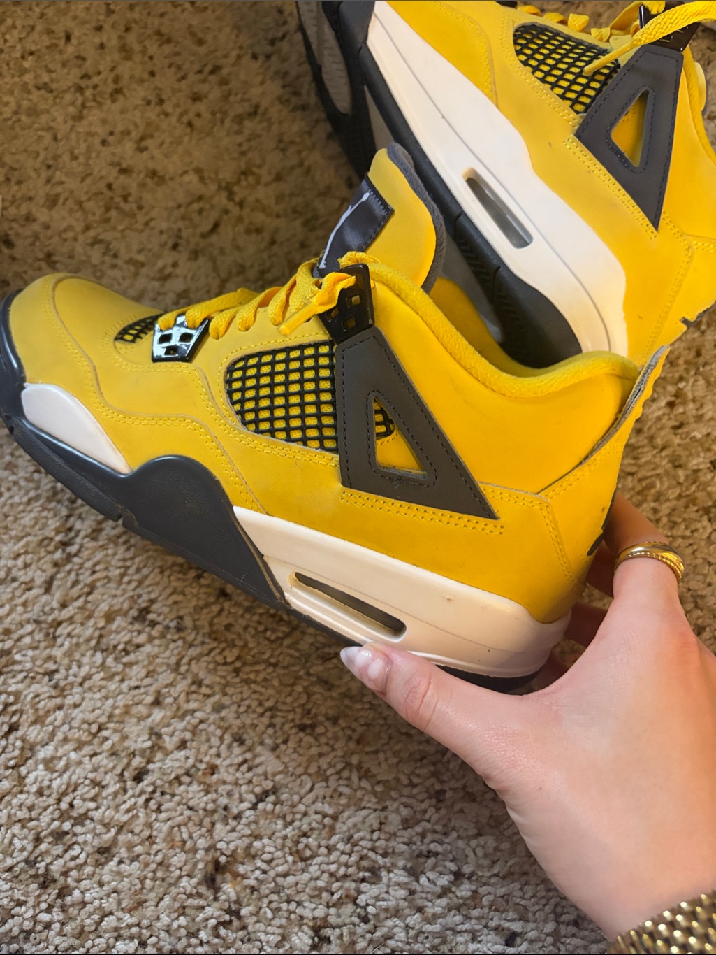 Jordan 4 Retro Lightening